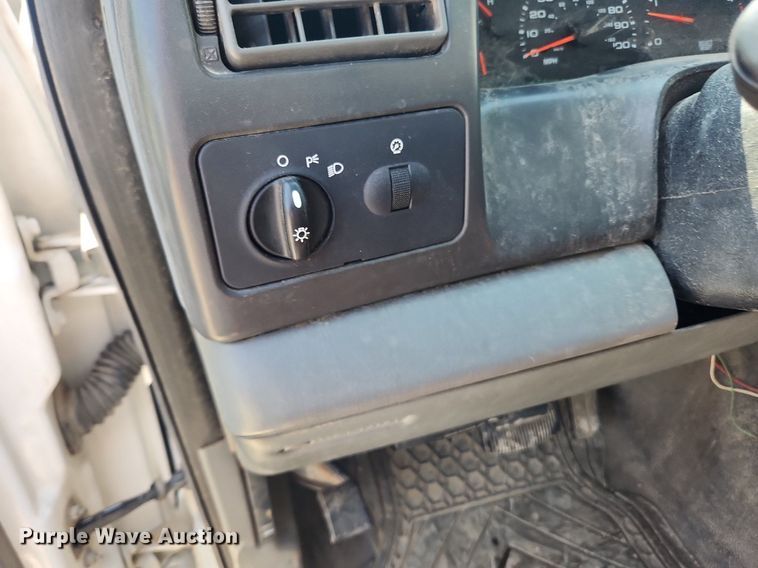 image for item LX9722 2004 Ford F450 Super Duty XL  dump truck