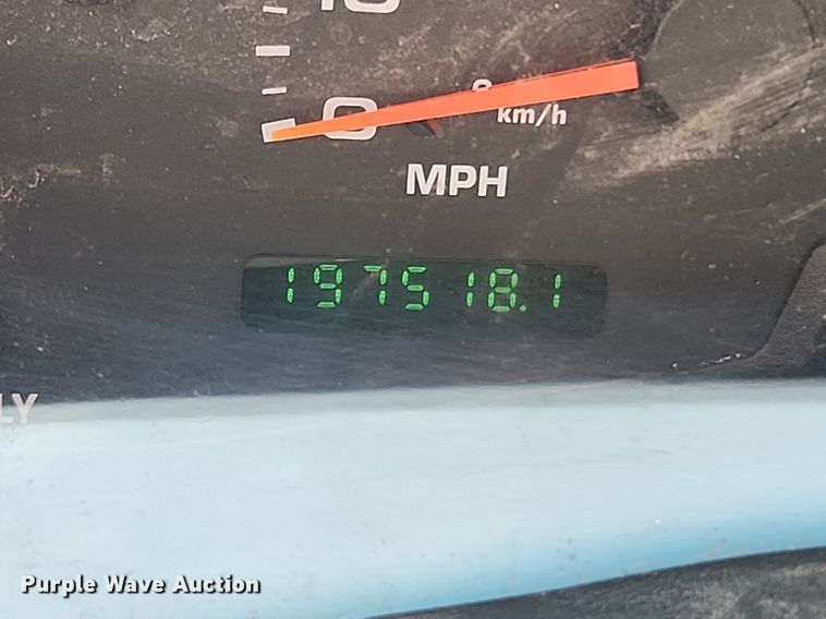 image for item LX9722 2004 Ford F450 Super Duty XL  dump truck