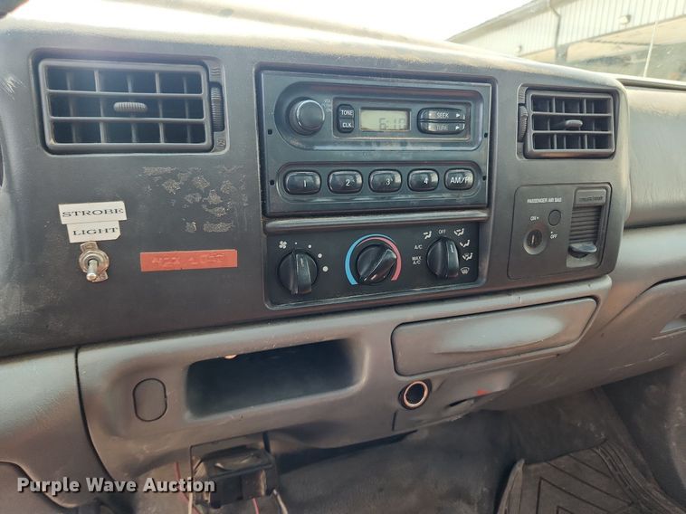 image for item LX9722 2004 Ford F450 Super Duty XL  dump truck