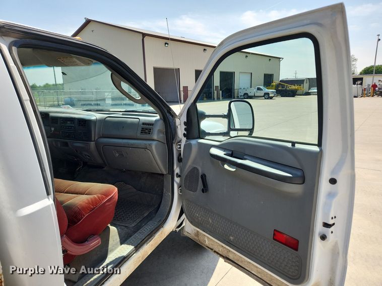 image for item LX9722 2004 Ford F450 Super Duty XL  dump truck