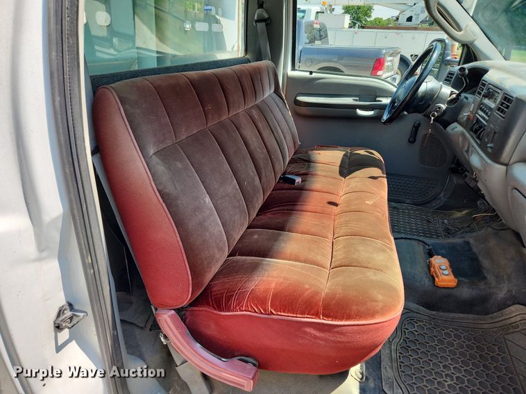 image for item LX9722 2004 Ford F450 Super Duty XL  dump truck