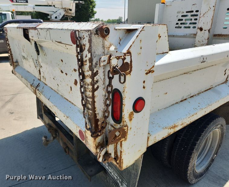 image for item LX9722 2004 Ford F450 Super Duty XL  dump truck