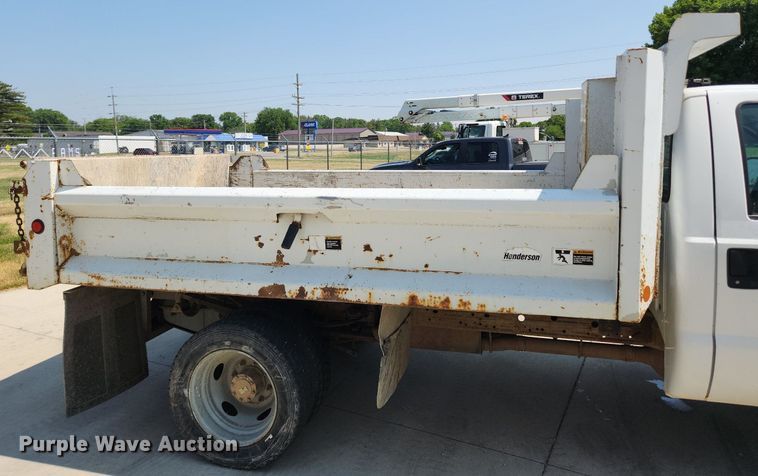 image for item LX9722 2004 Ford F450 Super Duty XL  dump truck