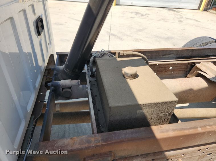 image for item LX9722 2004 Ford F450 Super Duty XL  dump truck