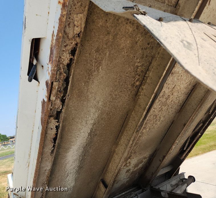 image for item LX9722 2004 Ford F450 Super Duty XL  dump truck