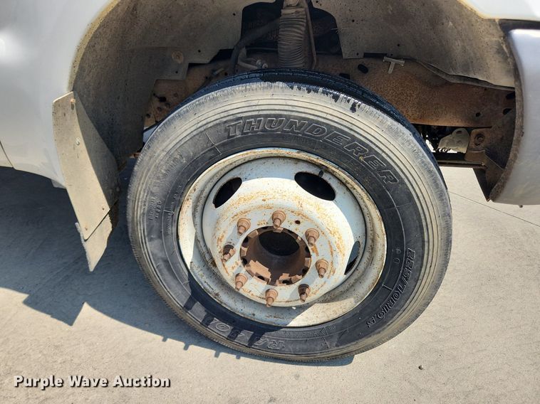 image for item LX9722 2004 Ford F450 Super Duty XL  dump truck