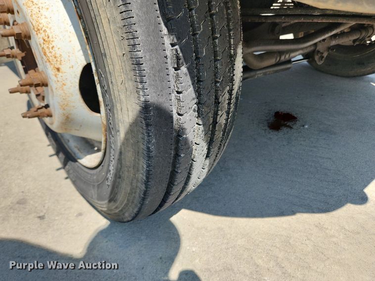 image for item LX9722 2004 Ford F450 Super Duty XL  dump truck