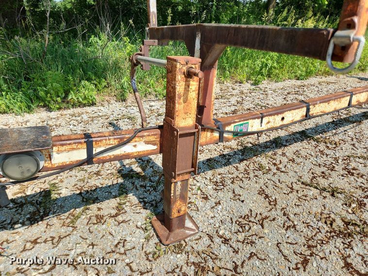 image for item LX9723 1998 LA Woods TR UMPR1 12  pole trailer