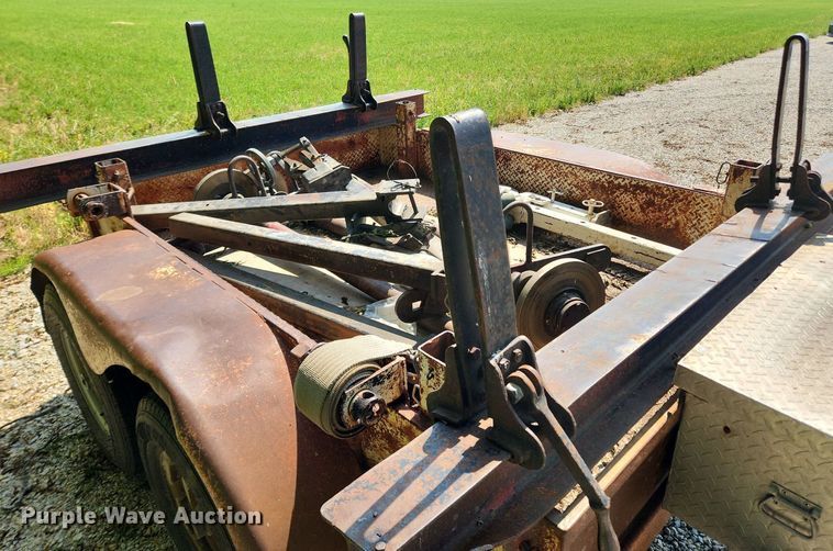 image for item LX9723 1998 LA Woods TR UMPR1 12  pole trailer