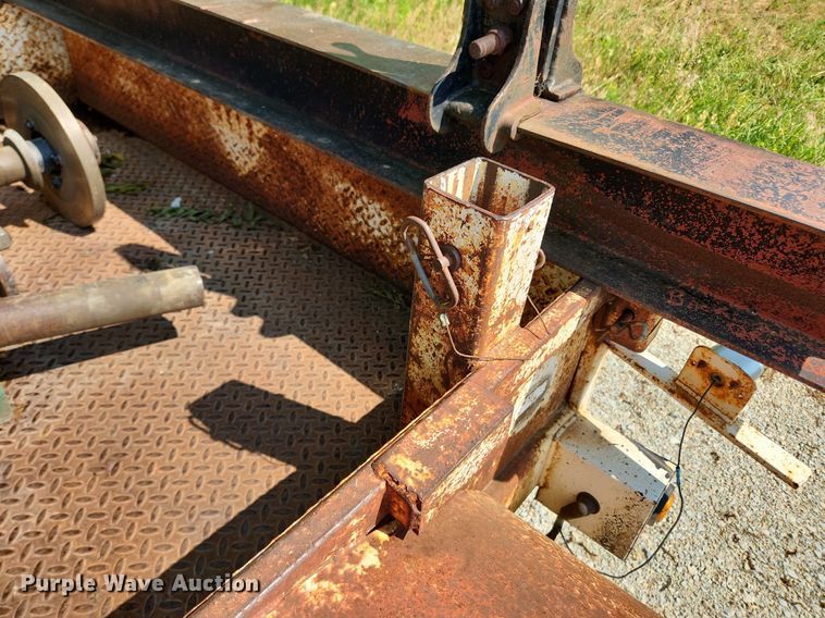 image for item LX9723 1998 LA Woods TR UMPR1 12  pole trailer