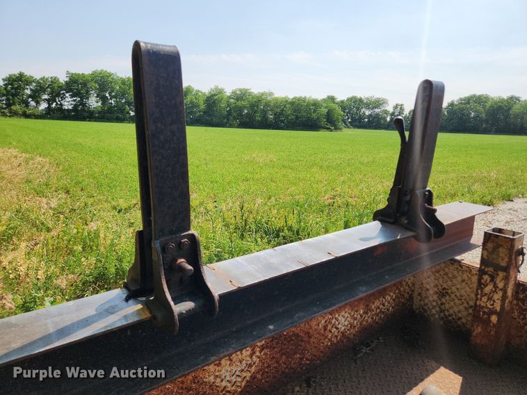 image for item LX9723 1998 LA Woods TR UMPR1 12  pole trailer