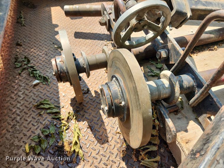 image for item LX9723 1998 LA Woods TR UMPR1 12  pole trailer