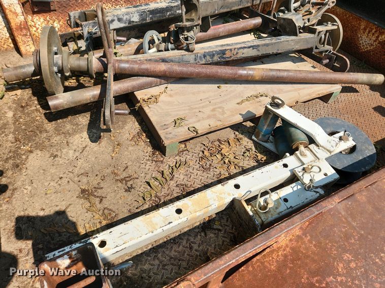 image for item LX9723 1998 LA Woods TR UMPR1 12  pole trailer