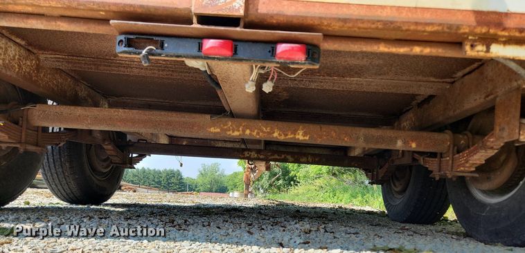 image for item LX9723 1998 LA Woods TR UMPR1 12  pole trailer