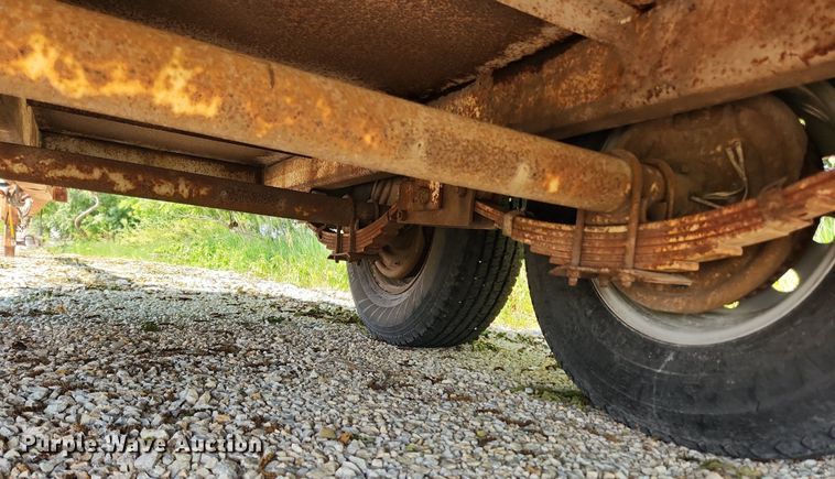 image for item LX9723 1998 LA Woods TR UMPR1 12  pole trailer