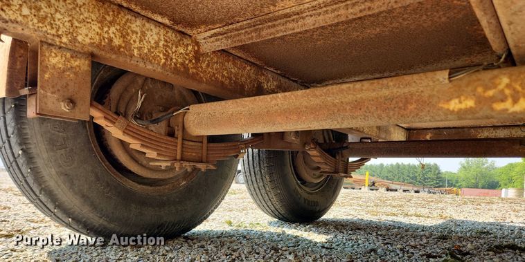 image for item LX9723 1998 LA Woods TR UMPR1 12  pole trailer