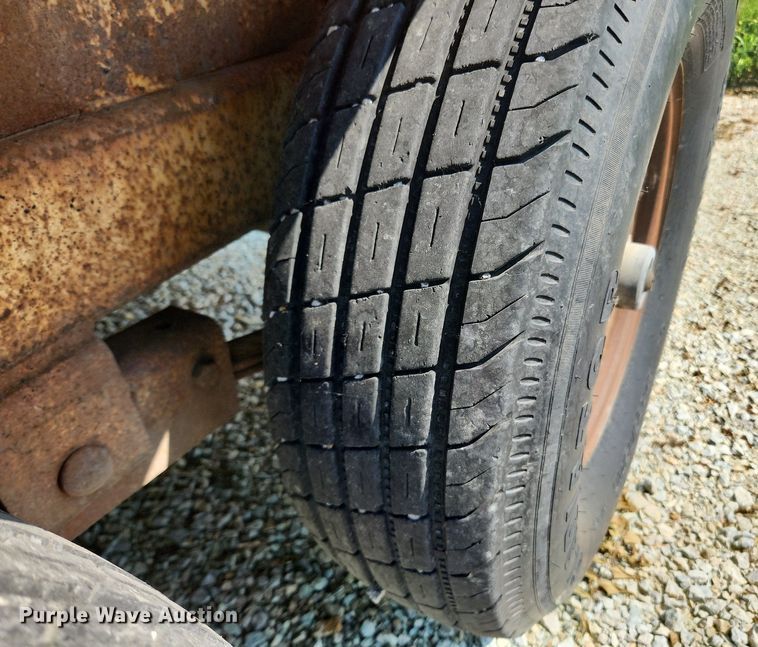 image for item LX9723 1998 LA Woods TR UMPR1 12  pole trailer