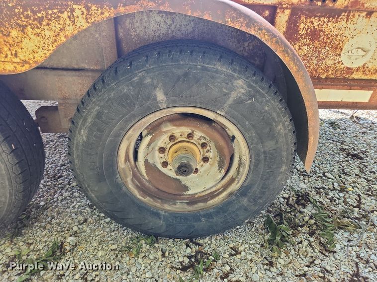 image for item LX9723 1998 LA Woods TR UMPR1 12  pole trailer