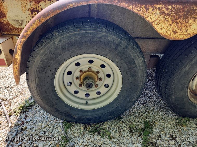 image for item LX9723 1998 LA Woods TR UMPR1 12  pole trailer