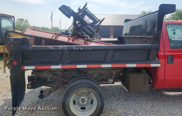 image for item LX9725 2008 Ford F550 Super Duty XL  dump truck