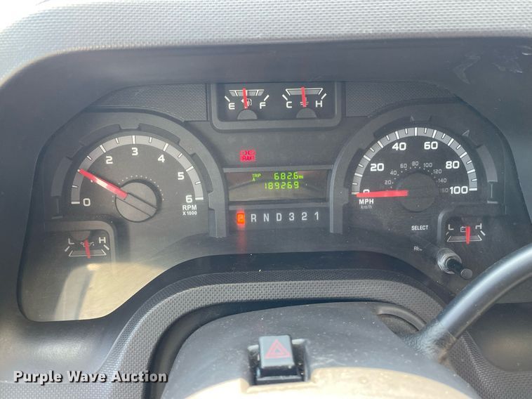 image for item LY9792 2012 Ford E450 Super Duty  shuttle bus