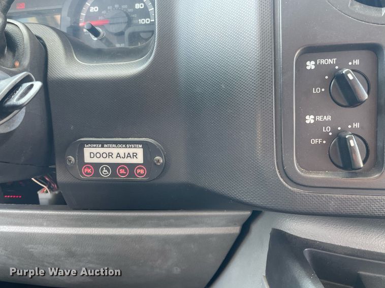 image for item LY9792 2012 Ford E450 Super Duty  shuttle bus