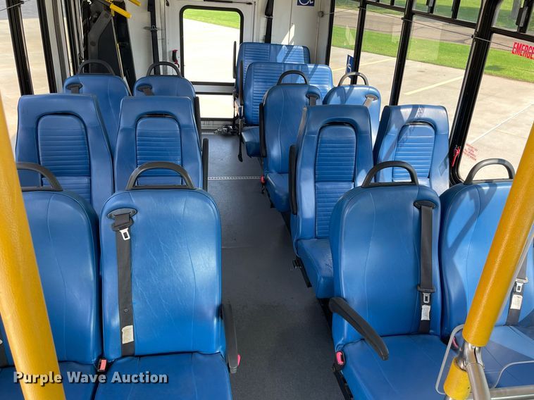 image for item LY9792 2012 Ford E450 Super Duty  shuttle bus