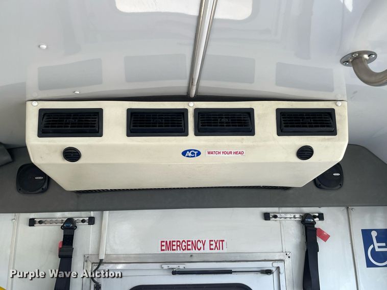 image for item LY9792 2012 Ford E450 Super Duty  shuttle bus