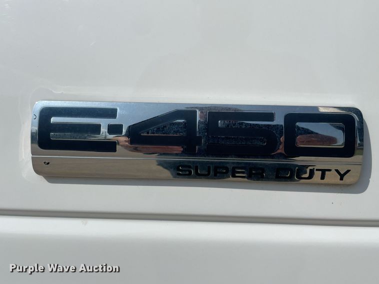 image for item LY9792 2012 Ford E450 Super Duty  shuttle bus