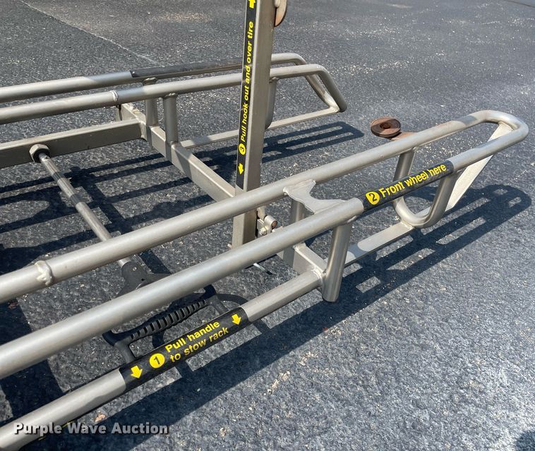 image for item LY9792 2012 Ford E450 Super Duty  shuttle bus