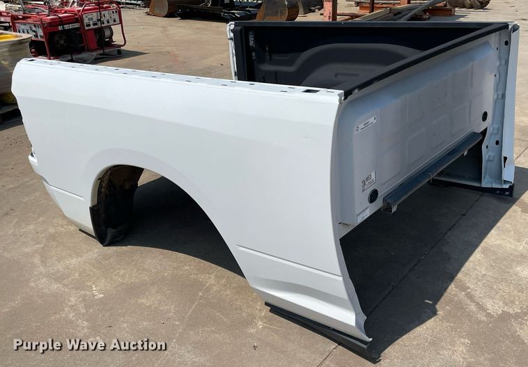 image for item ME9821 Pickup truck bed