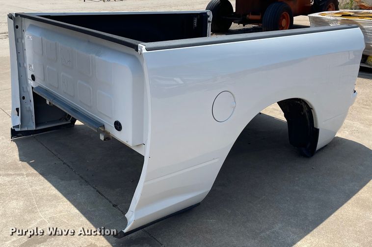 image for item ME9821 Pickup truck bed