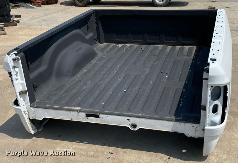 image for item ME9821 Pickup truck bed