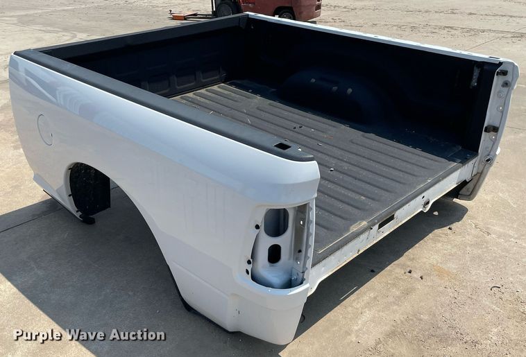 image for item ME9821 Pickup truck bed