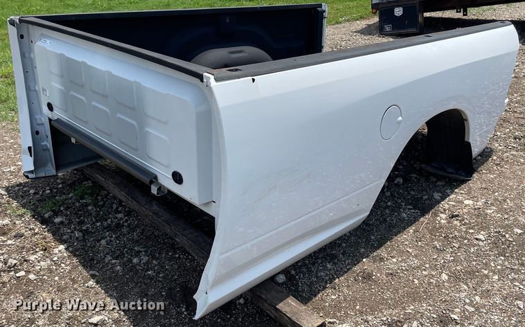 image for item ME9836 Pickup truck bed
