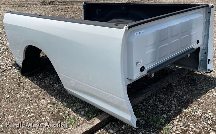 image for item ME9836 Pickup truck bed