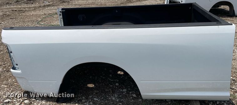 image for item ME9836 Pickup truck bed