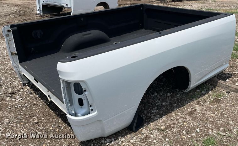 image for item ME9836 Pickup truck bed