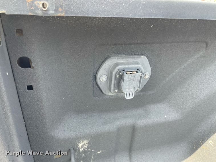 image for item ME9836 Pickup truck bed