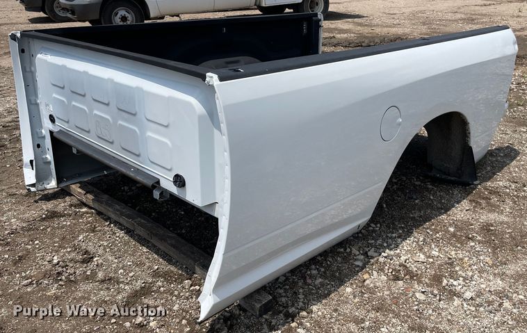 image for item ME9837 Pickup truck bed