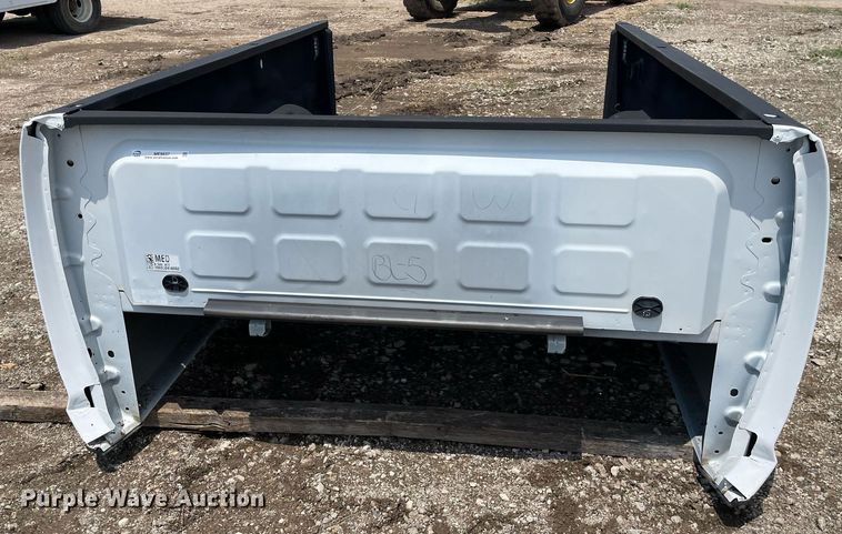 image for item ME9837 Pickup truck bed