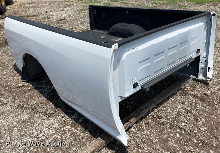 image for item ME9837 Pickup truck bed