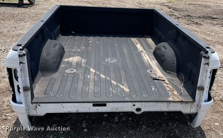image for item ME9837 Pickup truck bed