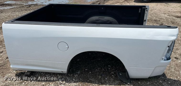 image for item ME9837 Pickup truck bed