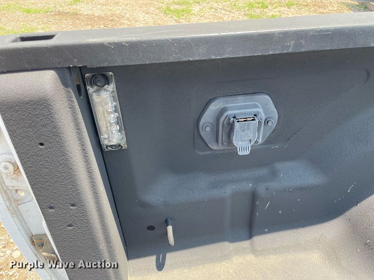 image for item ME9837 Pickup truck bed