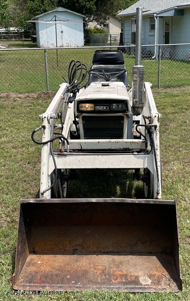 image for item ME9867 Bolens Iseki G152  tractor