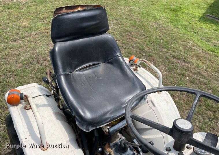 image for item ME9867 Bolens Iseki G152  tractor