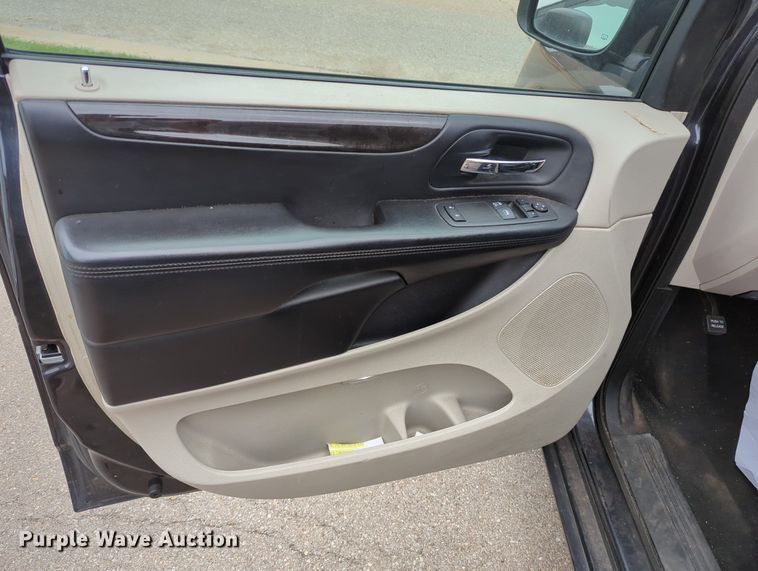 image for item MO9014 2013 Dodge Grand Caravan  van