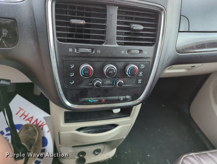 image for item MO9014 2013 Dodge Grand Caravan  van