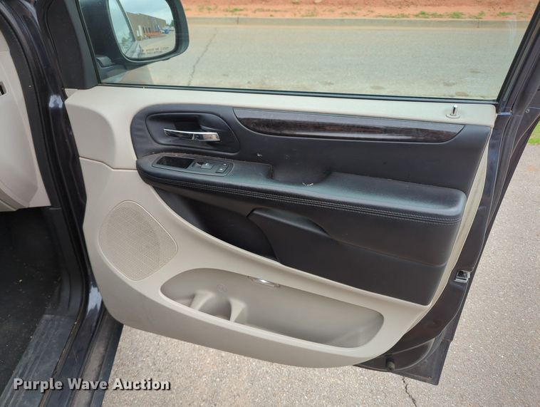 image for item MO9014 2013 Dodge Grand Caravan  van